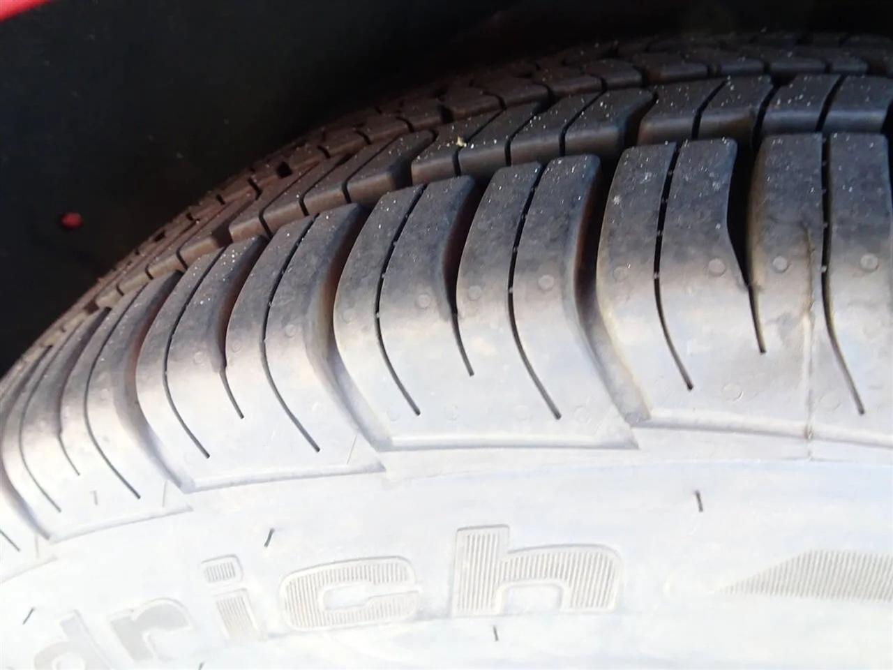 Hyundai Sonata 4dr Sdn 2.4L Auto GLS 2011