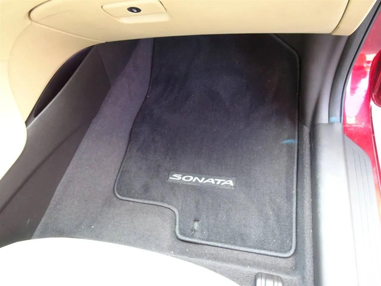 Hyundai Sonata 4dr Sdn 2.4L Auto GLS 2011