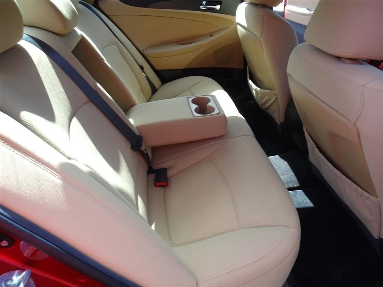 Hyundai Sonata 4dr Sdn 2.4L Auto GLS 2011