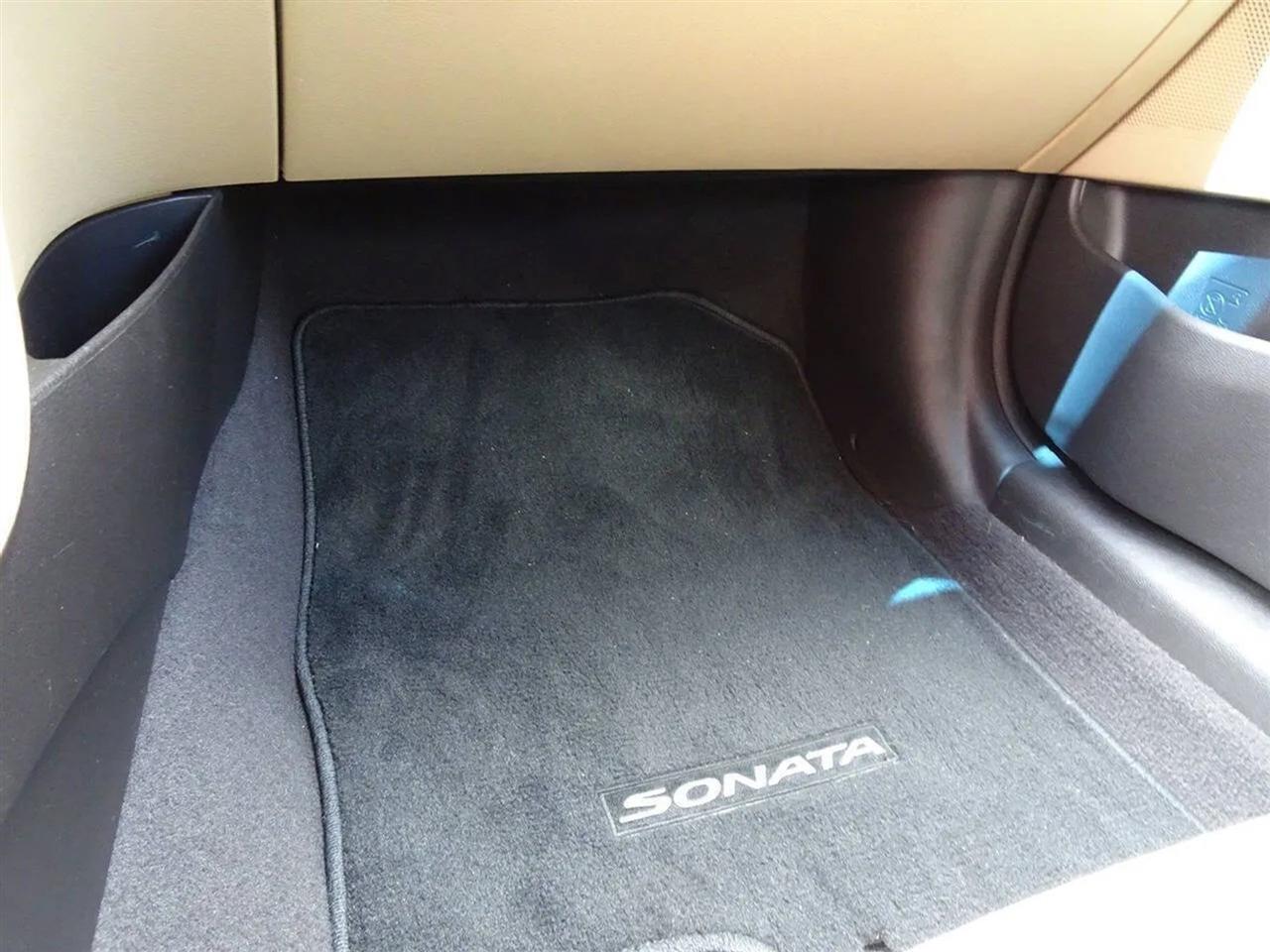 Hyundai Sonata 4dr Sdn 2.4L Auto GLS 2011