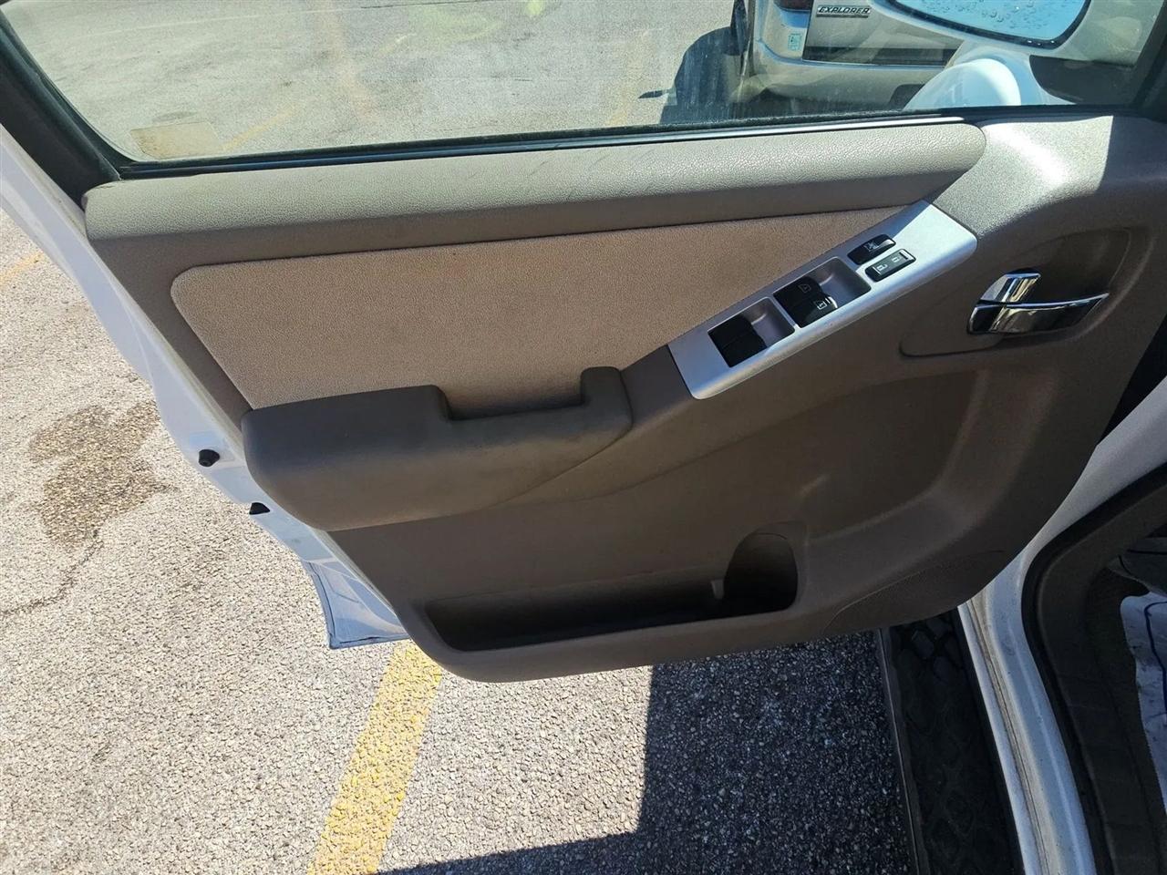 Nissan Pathfinder 2WD 4dr V6 SE 2008