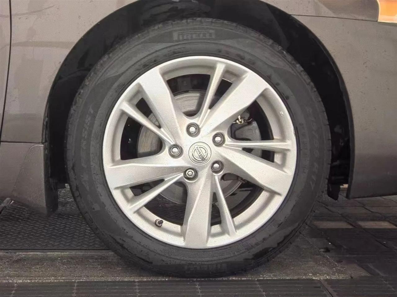 Nissan Altima 4dr Sdn I4 2.5 SV 2013