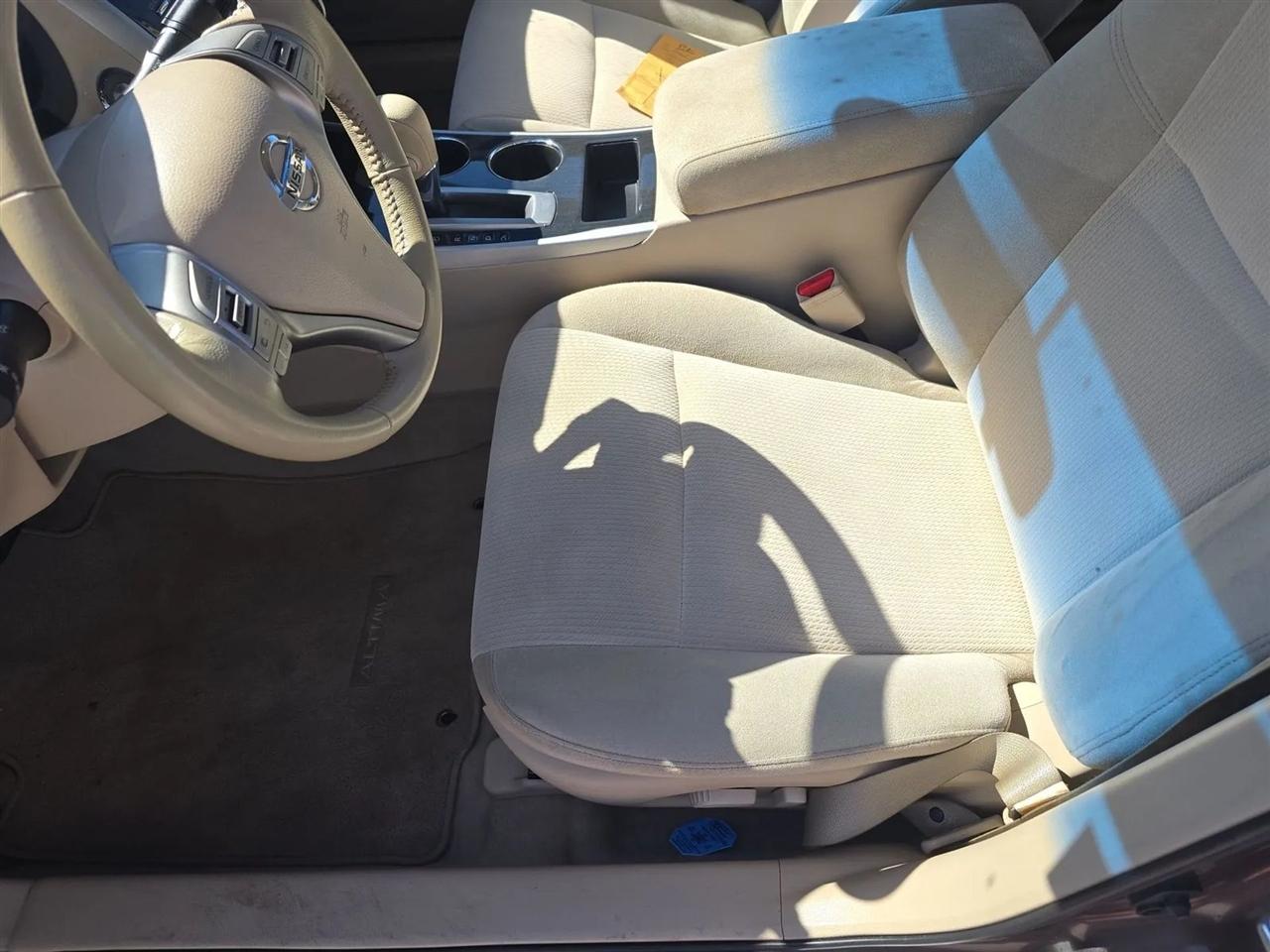 Nissan Altima 4dr Sdn I4 2.5 SV 2013