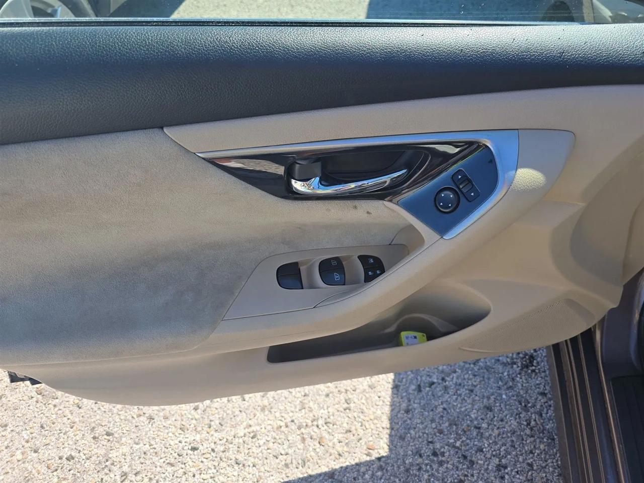 Nissan Altima 4dr Sdn I4 2.5 SV 2013