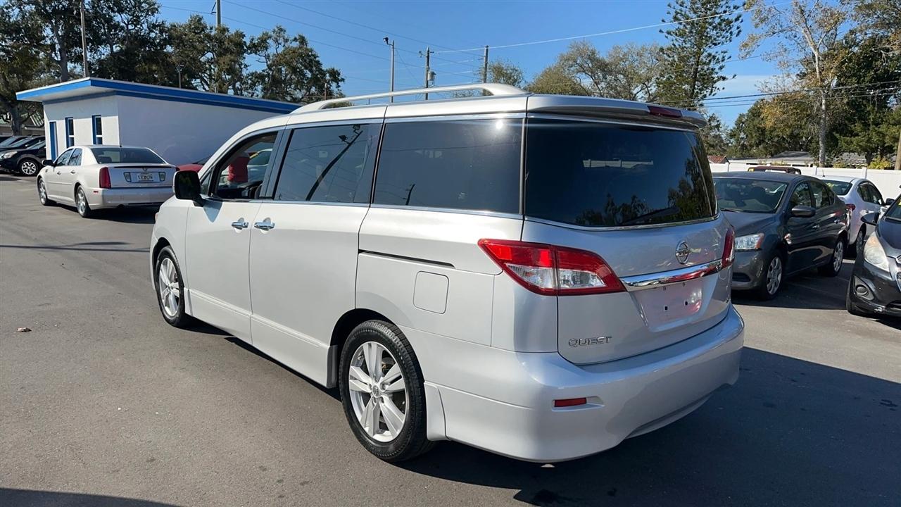 Nissan Quest 4dr SL 2015