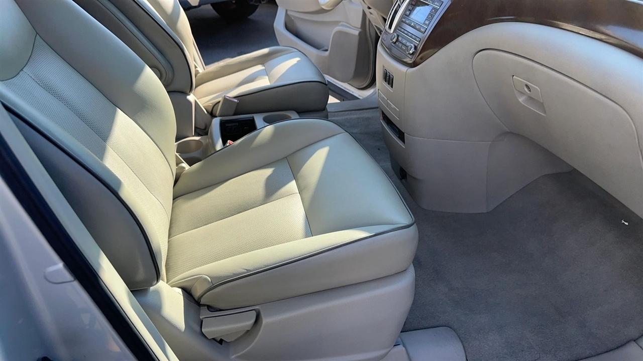 Nissan Quest 4dr SL 2015