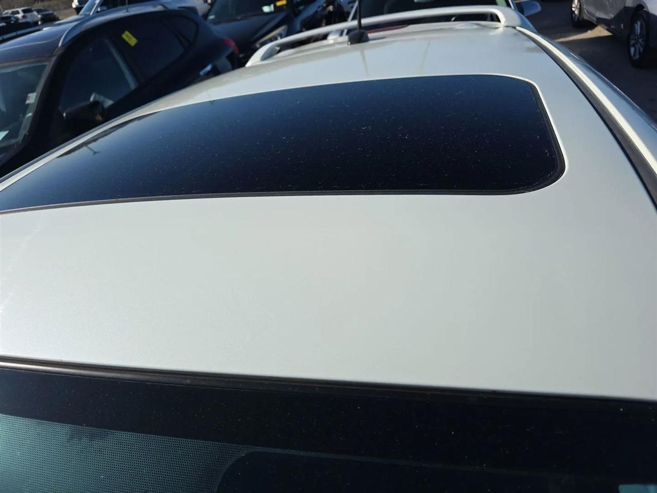 Nissan Juke 5dr Wgn I4 CVT SV FWD 2011