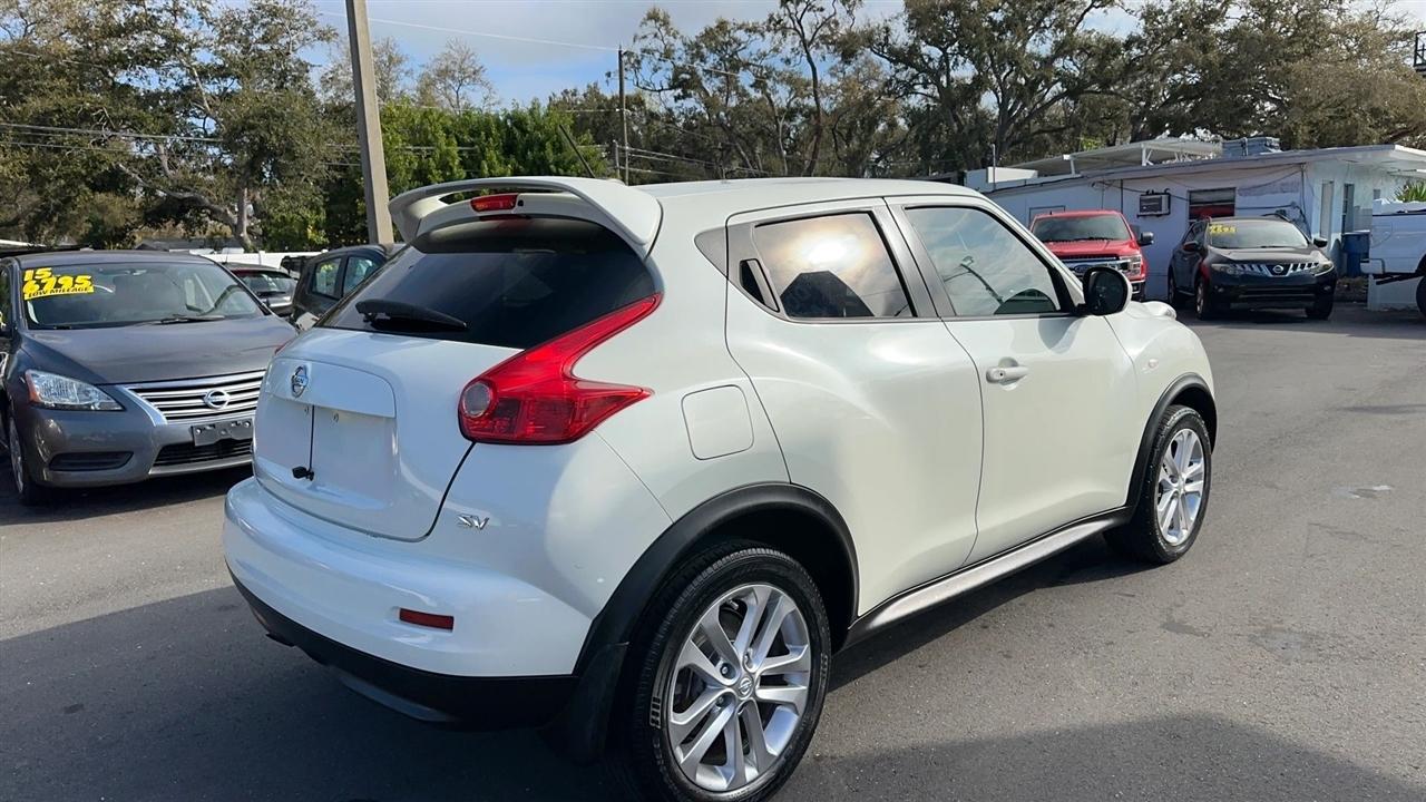 Nissan Juke 5dr Wgn I4 CVT SV FWD 2011