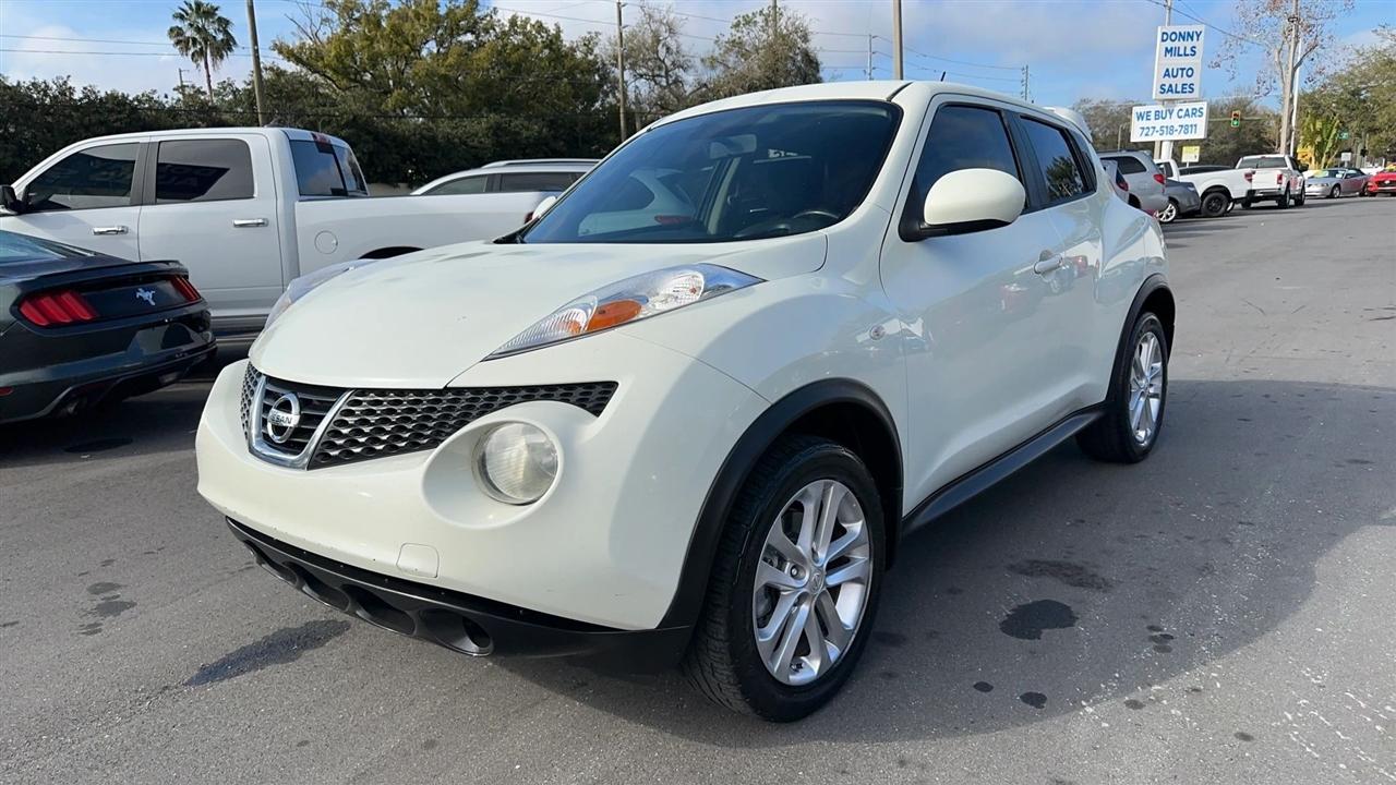 Nissan Juke 5dr Wgn I4 CVT SV FWD 2011