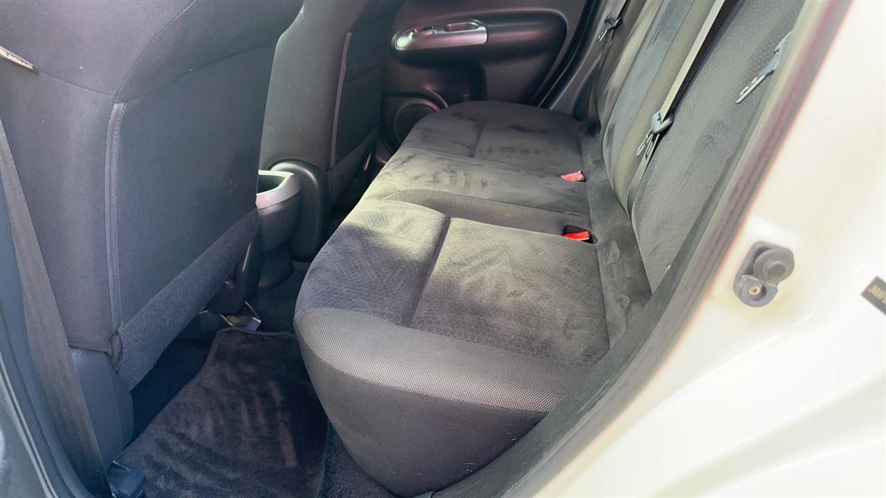 Nissan Juke 5dr Wgn I4 CVT SV FWD 2011