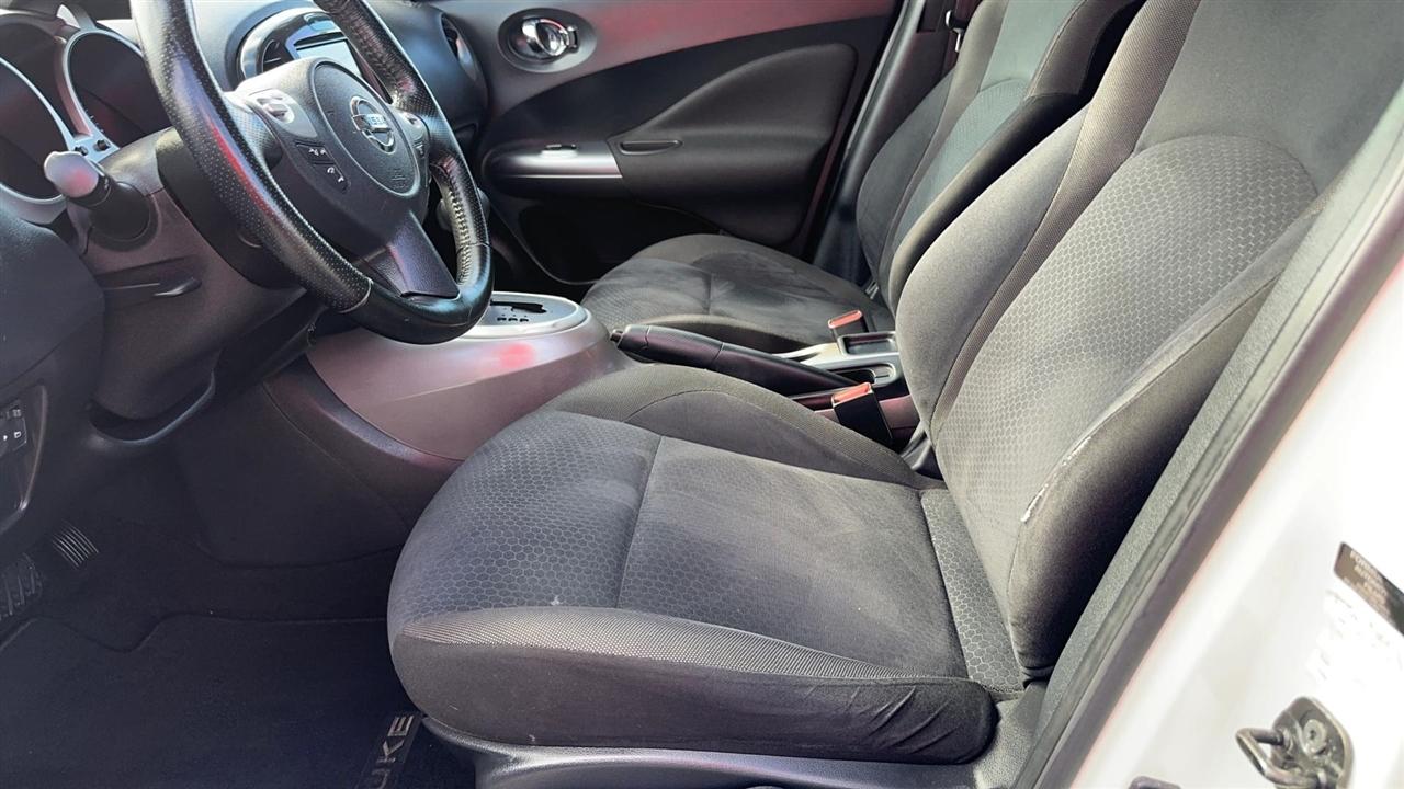 Nissan Juke 5dr Wgn I4 CVT SV FWD 2011