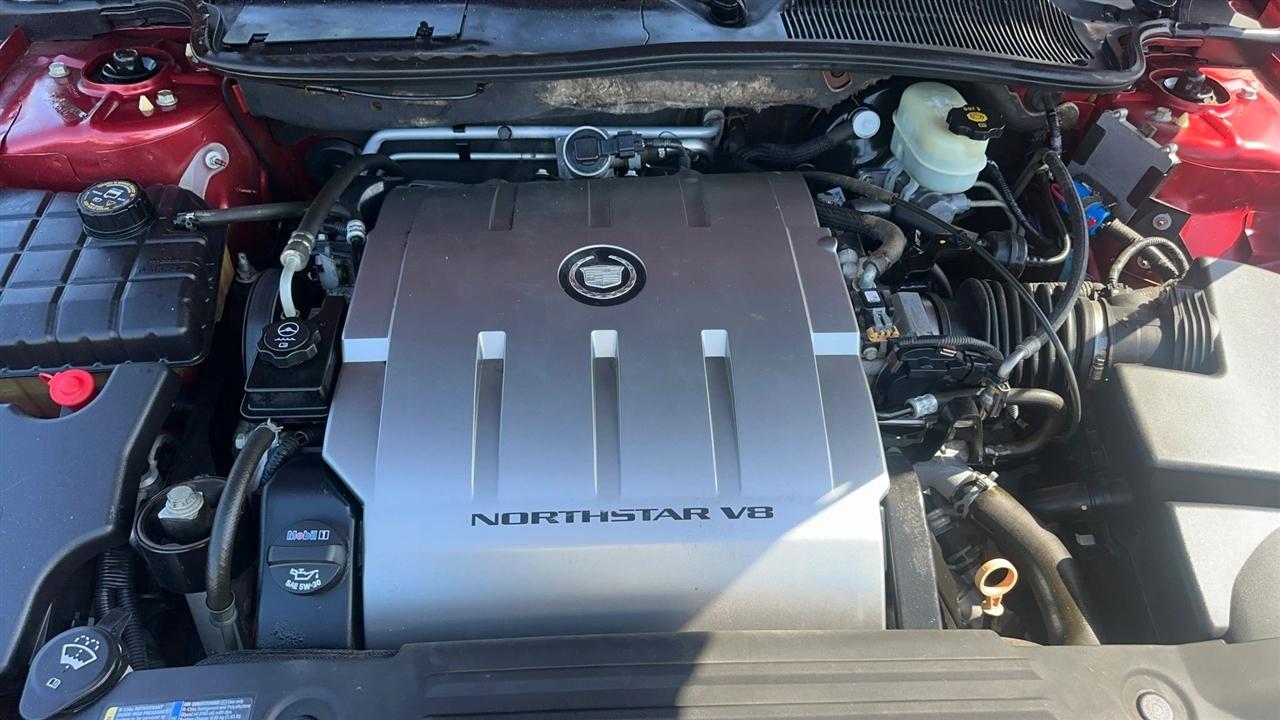 Cadillac DTS 4dr Sdn Luxury Collection 2011