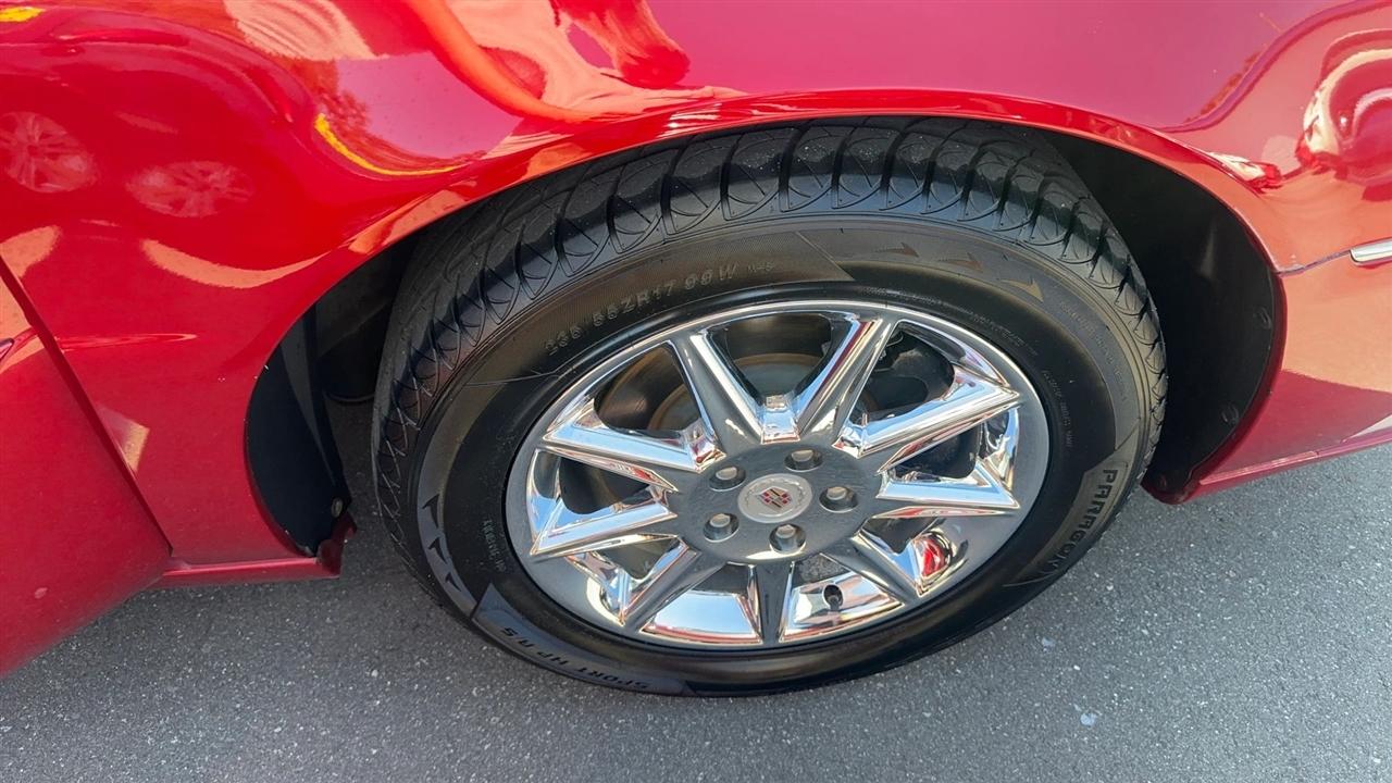 Cadillac DTS 4dr Sdn Luxury Collection 2011