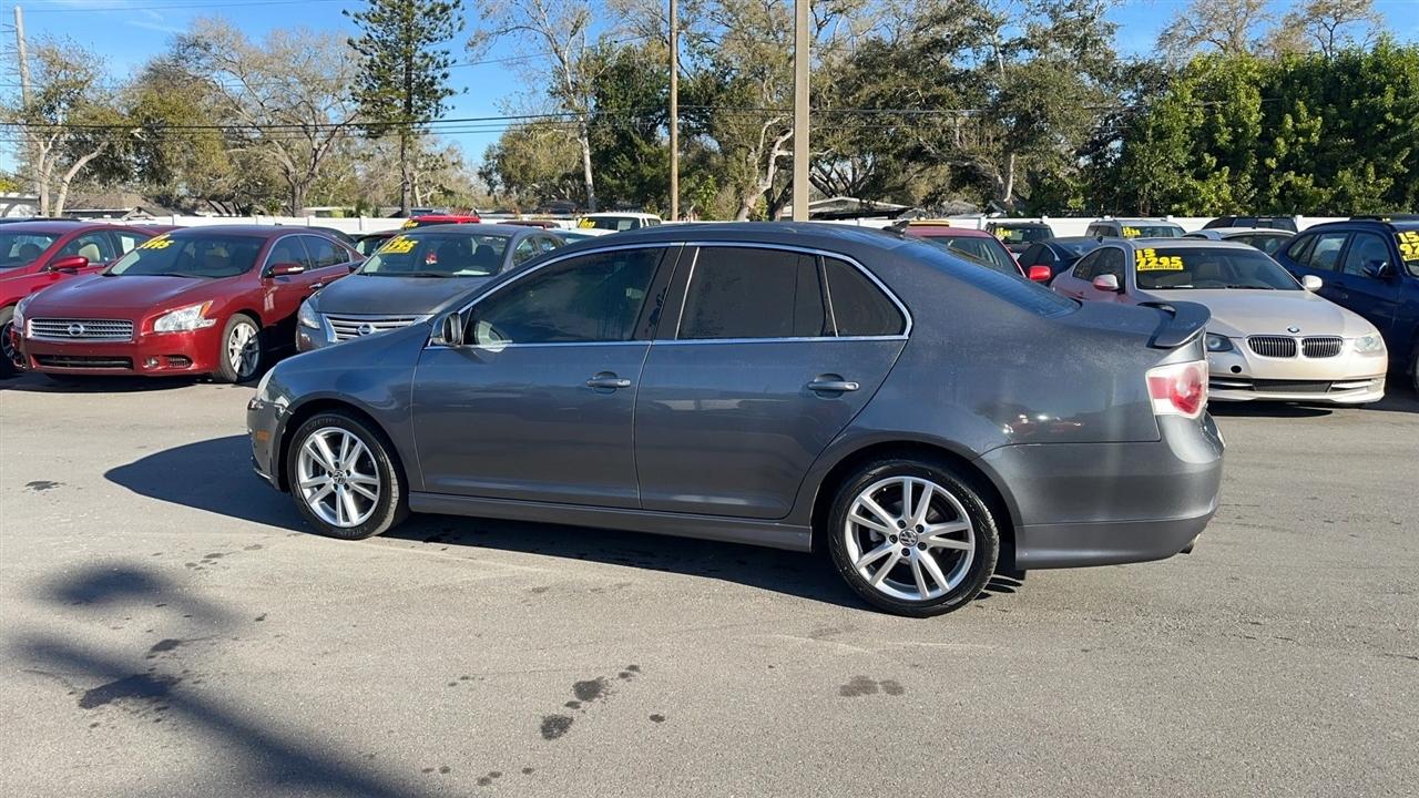 Volkswagen Jetta Sedan 4dr Auto 2.5 2007