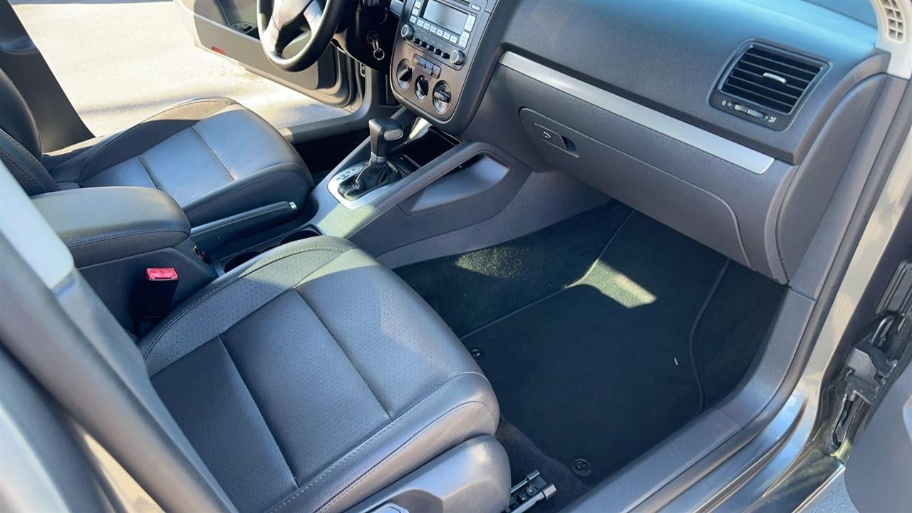 Volkswagen Jetta Sedan 4dr Auto 2.5 2007