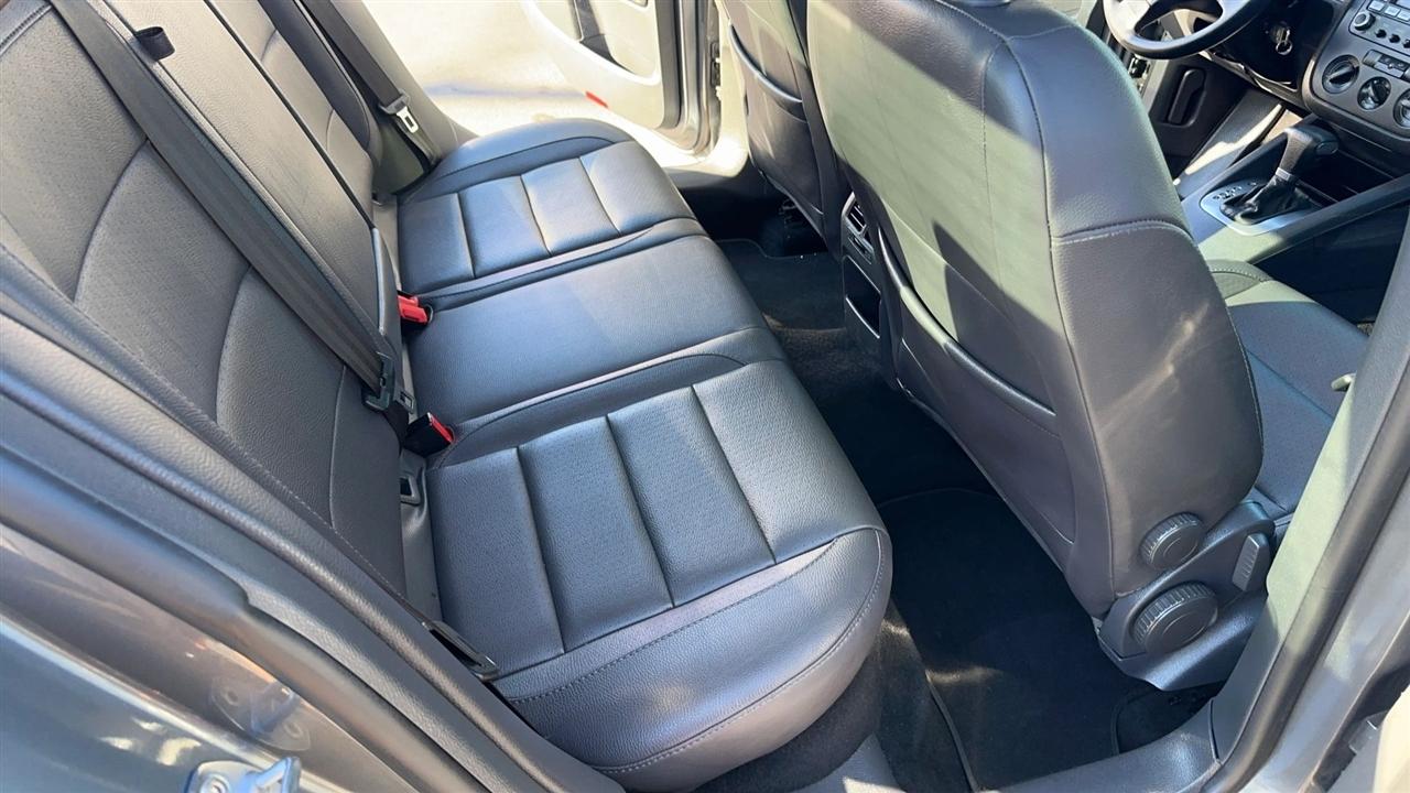 Volkswagen Jetta Sedan 4dr Auto 2.5 2007