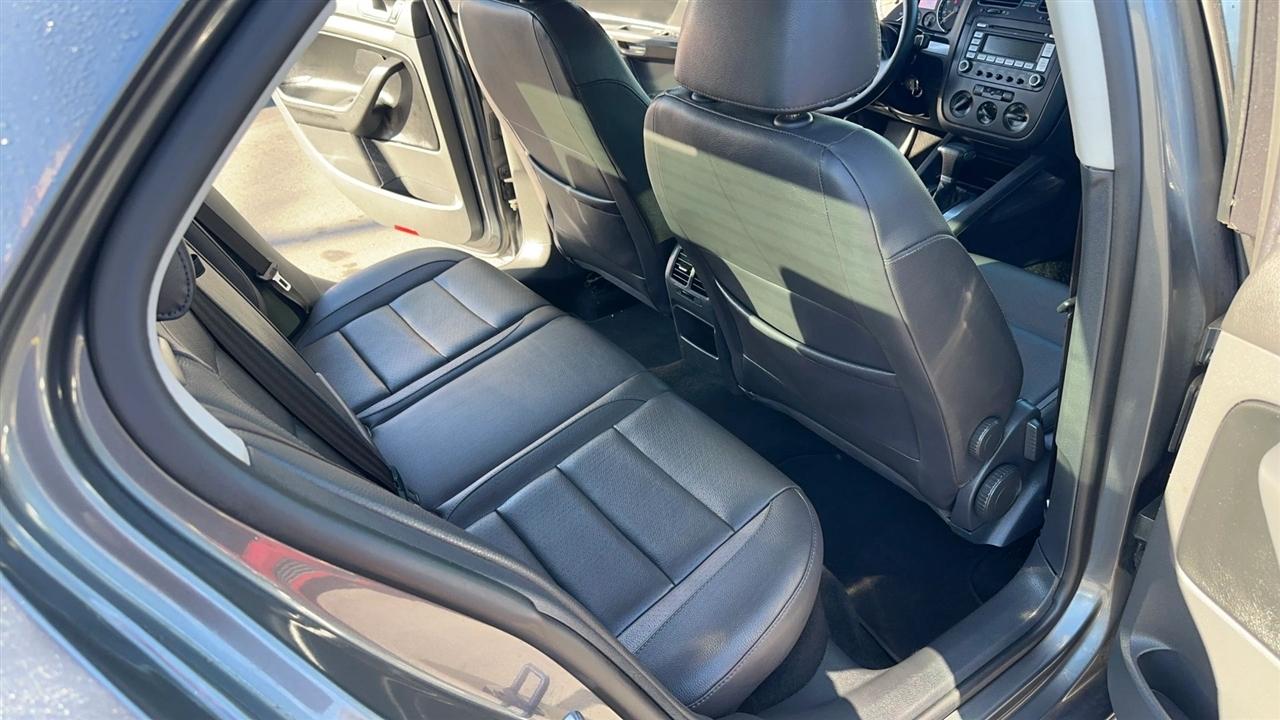 Volkswagen Jetta Sedan 4dr Auto 2.5 2007