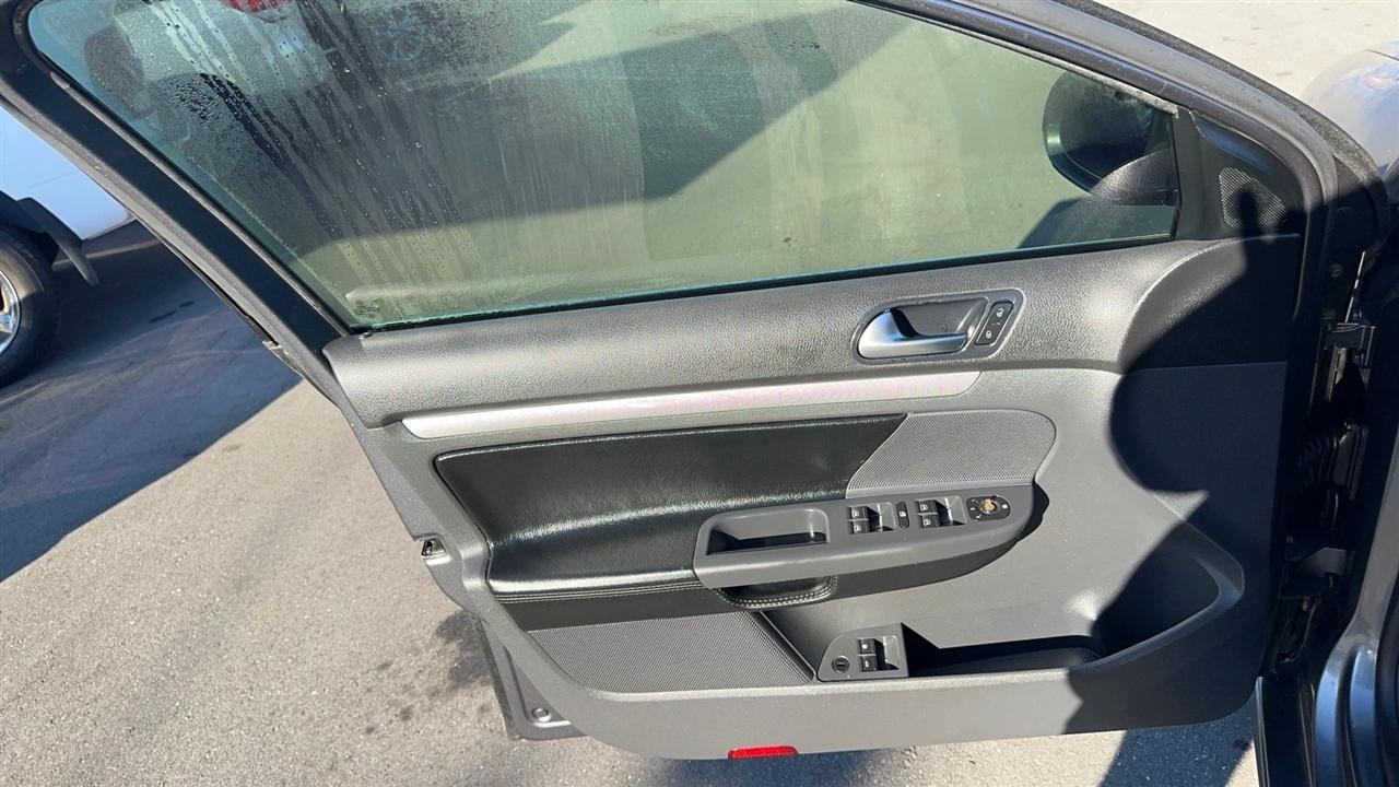 Volkswagen Jetta Sedan 4dr Auto 2.5 2007