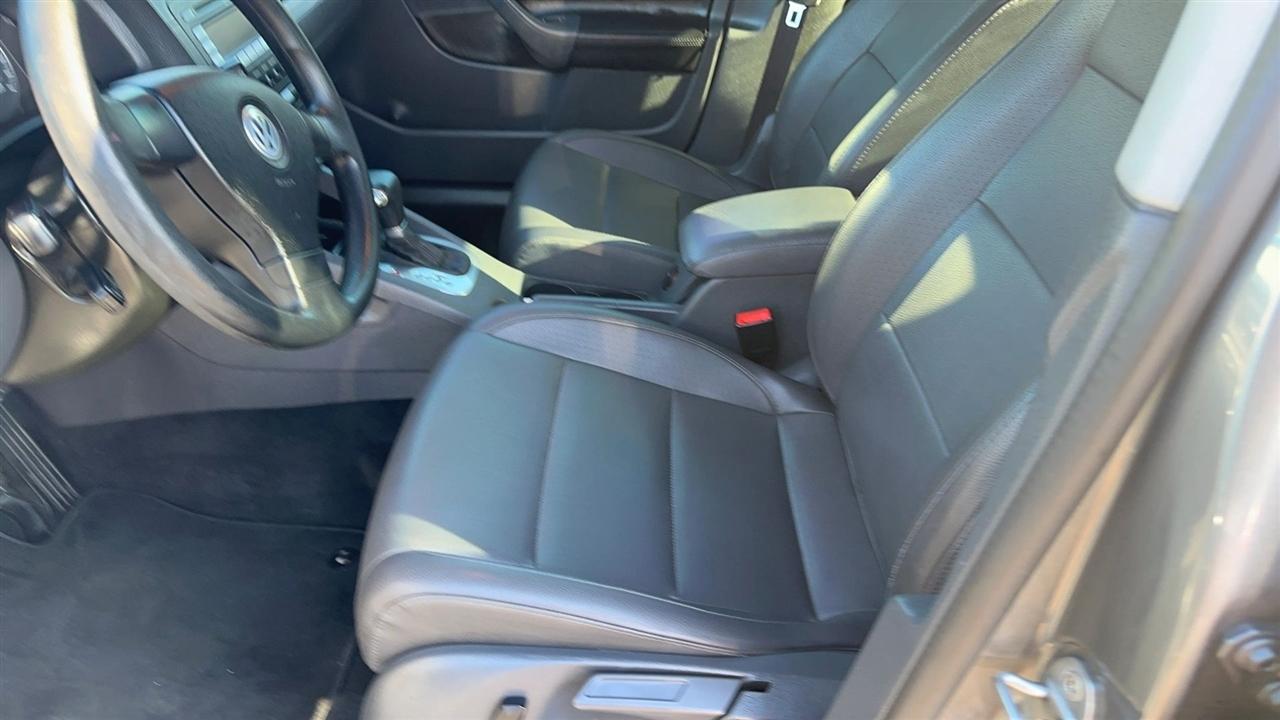 Volkswagen Jetta Sedan 4dr Auto 2.5 2007