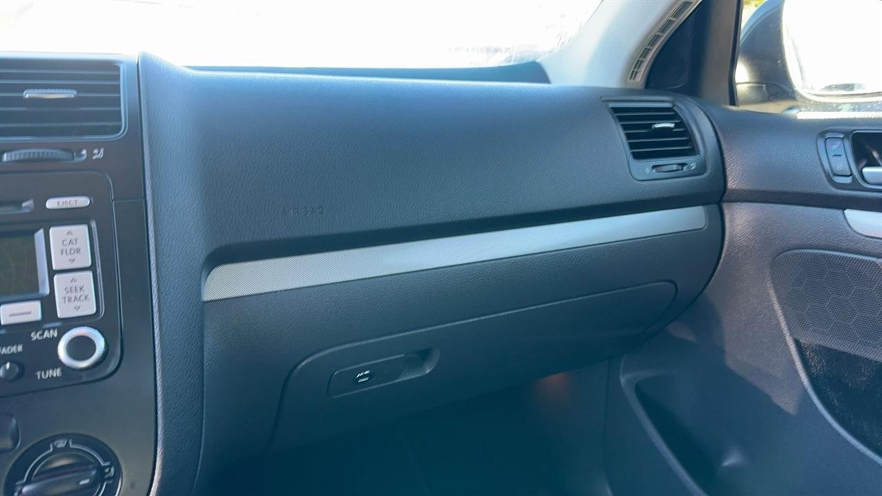 Volkswagen Jetta Sedan 4dr Auto 2.5 2007