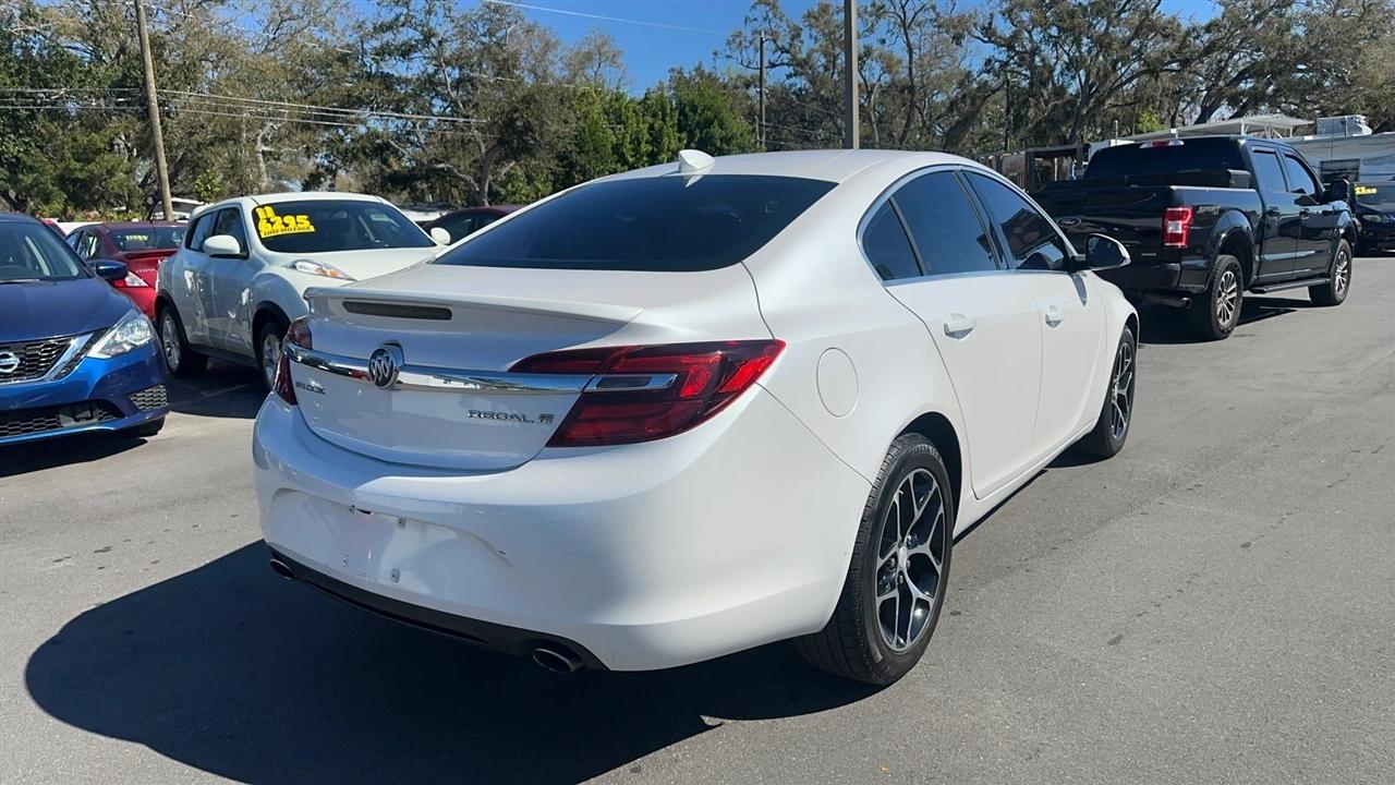 Buick Regal 4dr Sdn Sport Touring FWD 2017