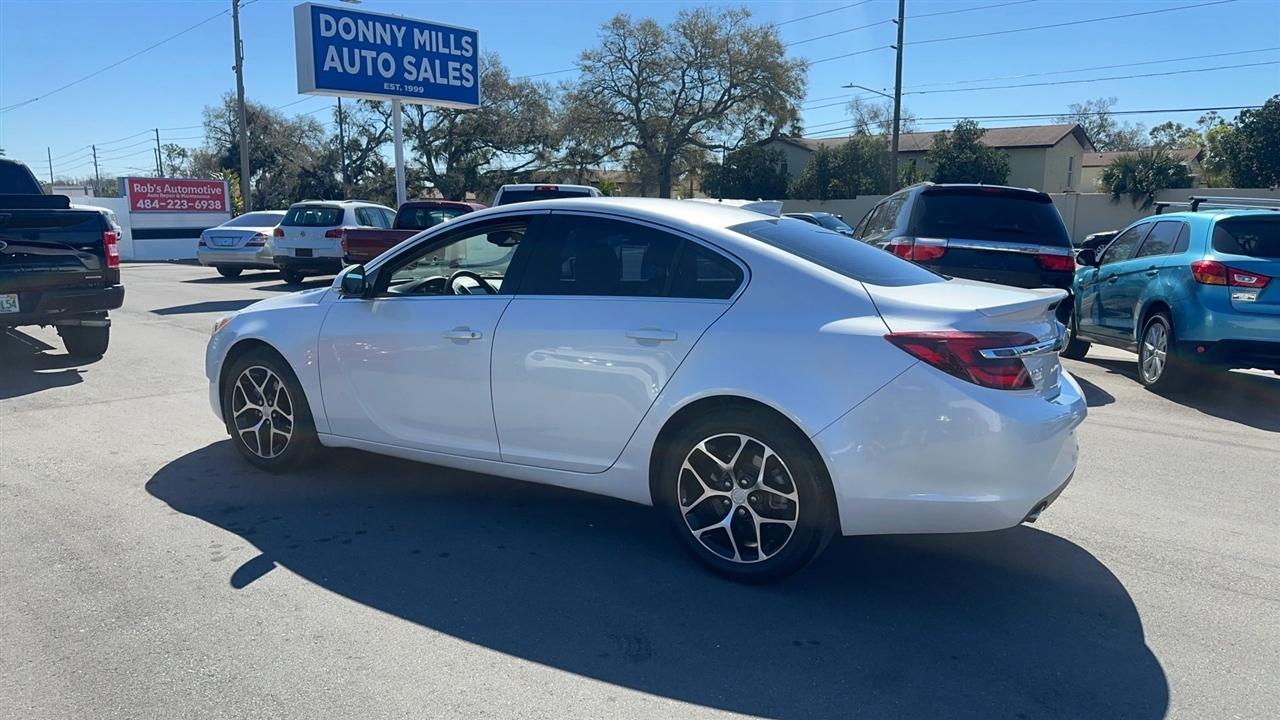 Buick Regal 4dr Sdn Sport Touring FWD 2017