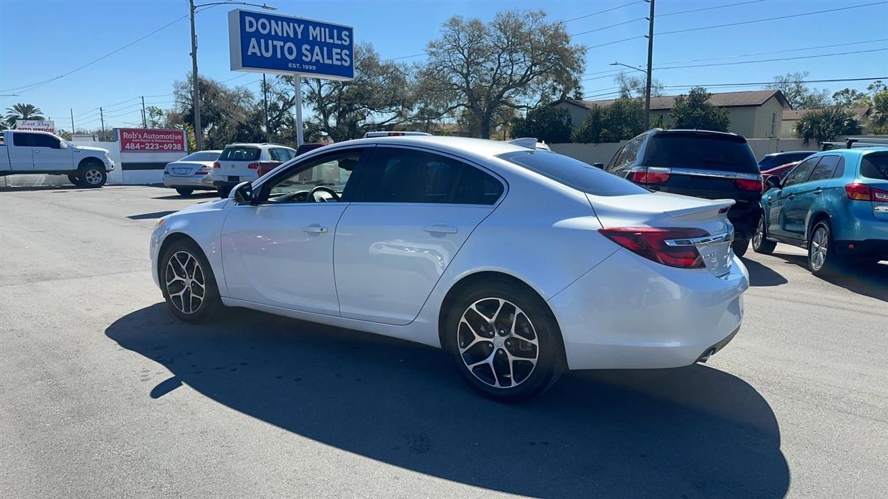 Buick Regal 4dr Sdn Sport Touring FWD 2017
