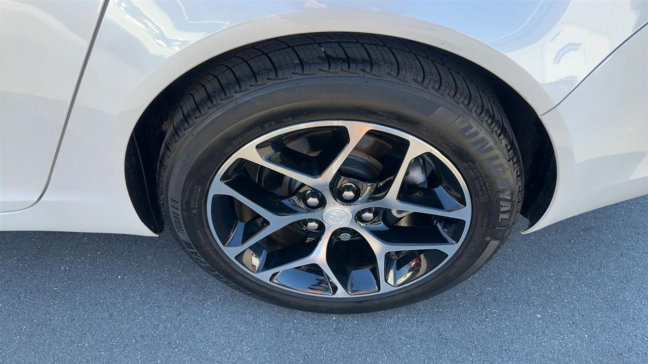 Buick Regal 4dr Sdn Sport Touring FWD 2017