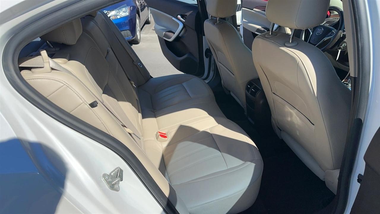 Buick Regal 4dr Sdn Sport Touring FWD 2017