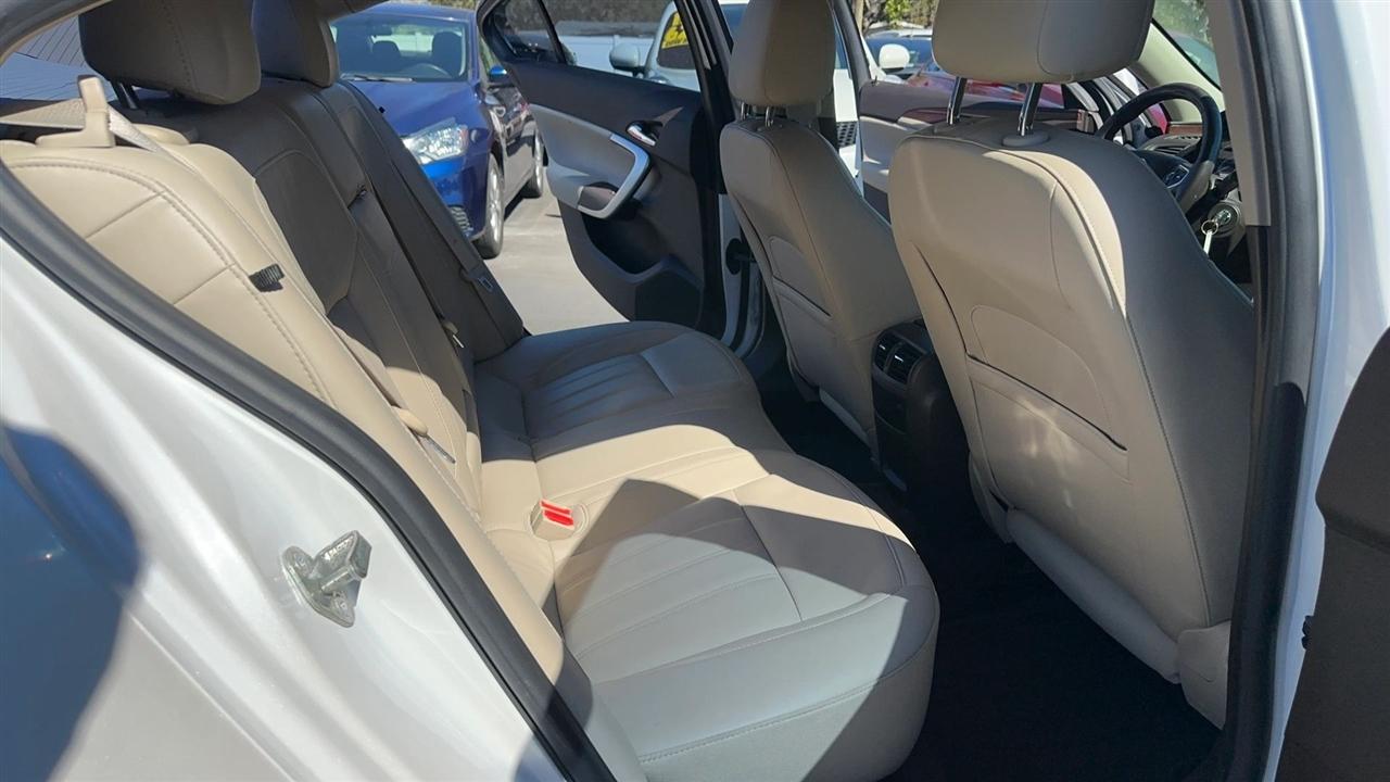 Buick Regal 4dr Sdn Sport Touring FWD 2017