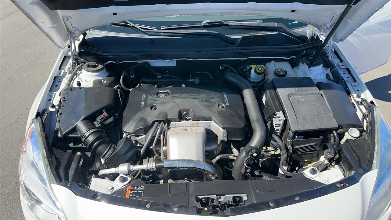 Buick Regal 4dr Sdn Sport Touring FWD 2017