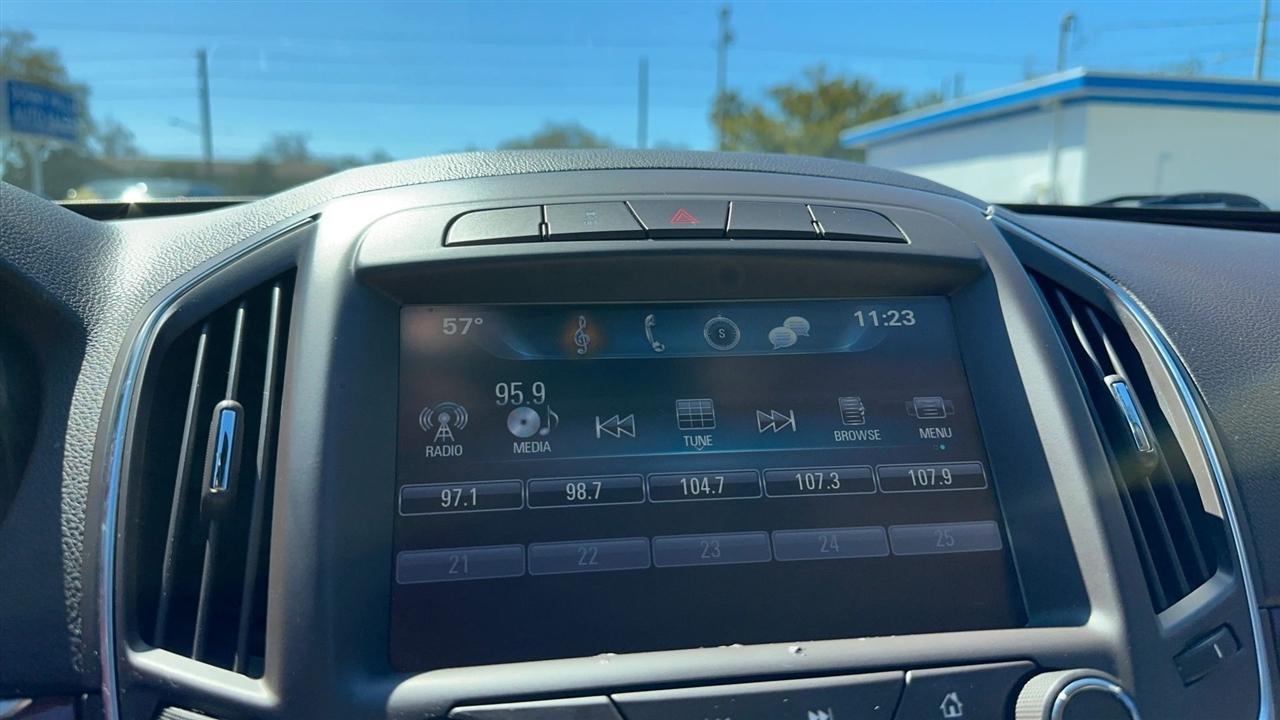 Buick Regal 4dr Sdn Sport Touring FWD 2017