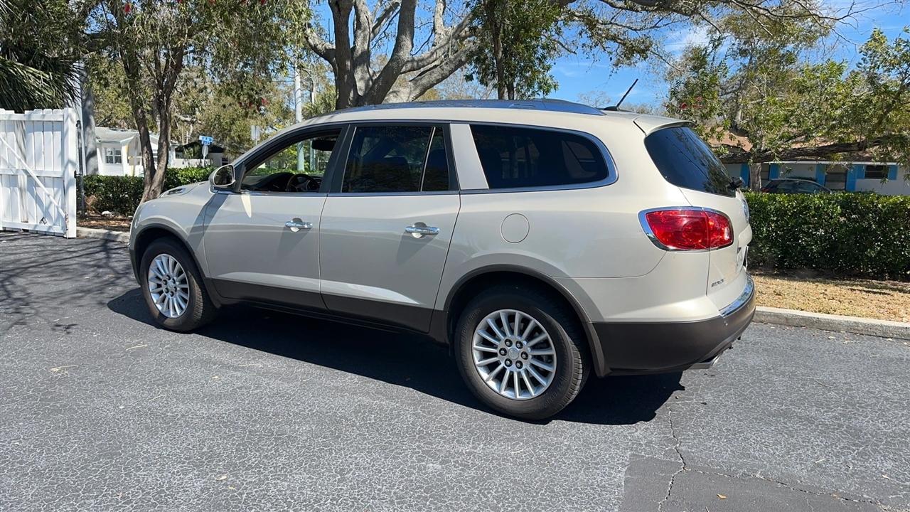 Buick Enclave FWD 4dr Leather 2012