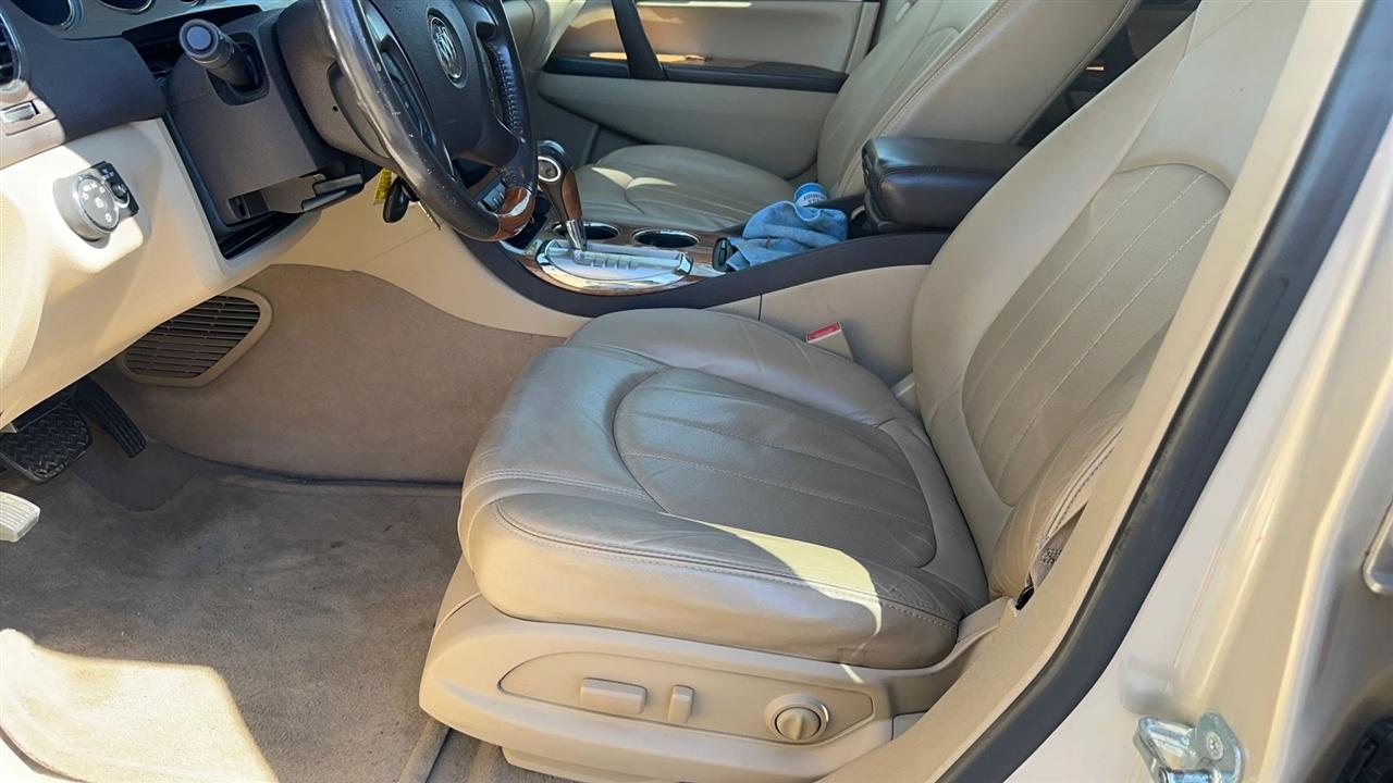 Buick Enclave FWD 4dr Leather 2012