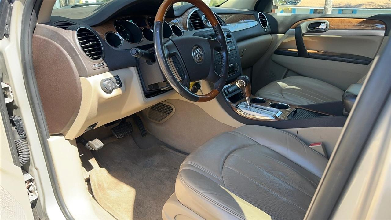 Buick Enclave FWD 4dr Leather 2012