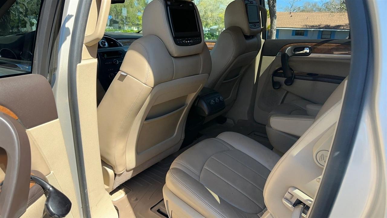 Buick Enclave FWD 4dr Leather 2012