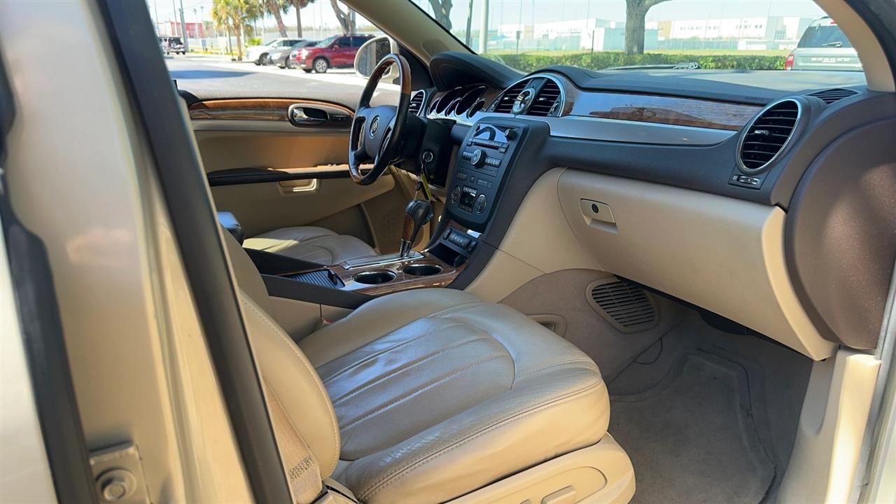 Buick Enclave FWD 4dr Leather 2012