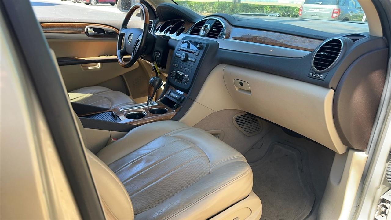 Buick Enclave FWD 4dr Leather 2012