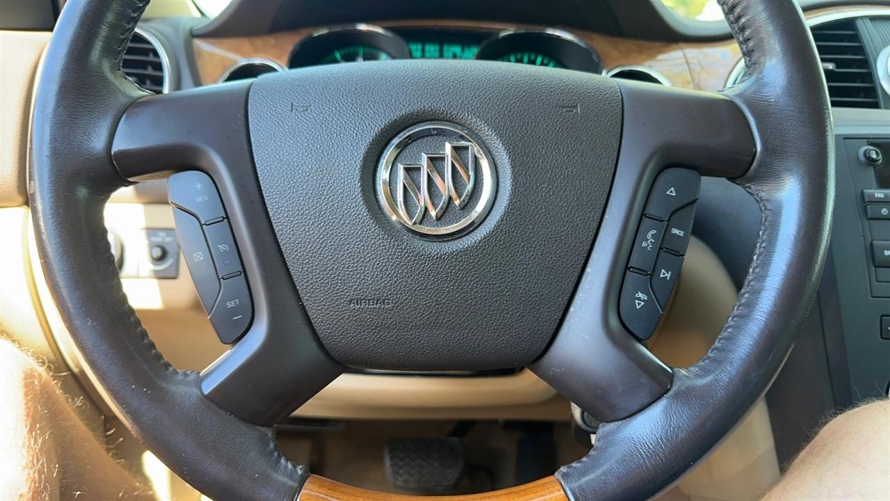 Buick Enclave FWD 4dr Leather 2012