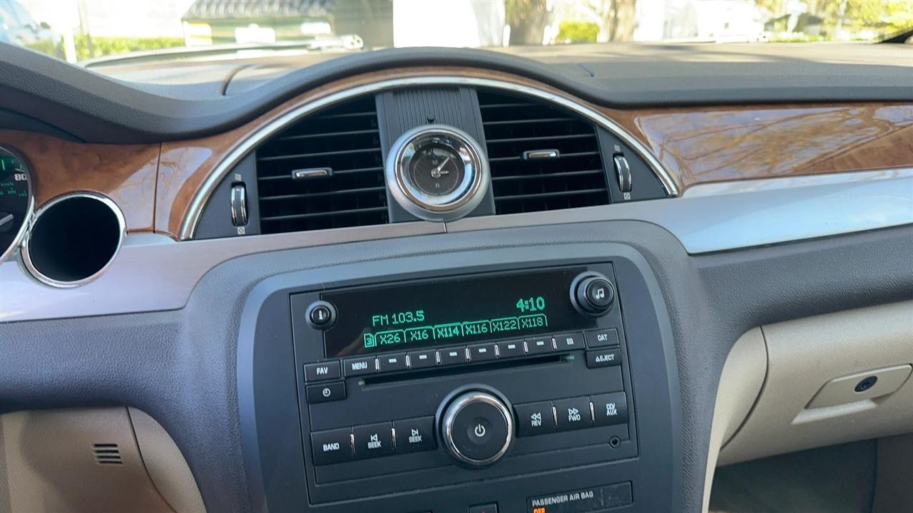 Buick Enclave FWD 4dr Leather 2012