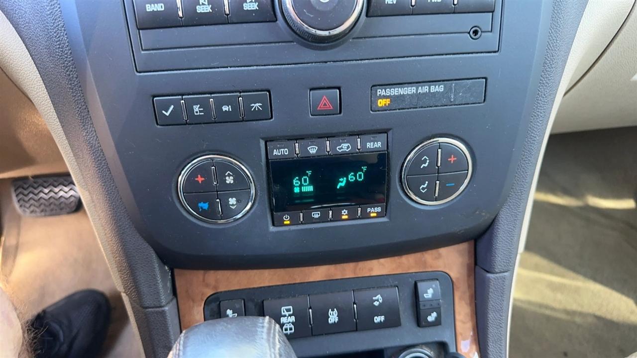 Buick Enclave FWD 4dr Leather 2012