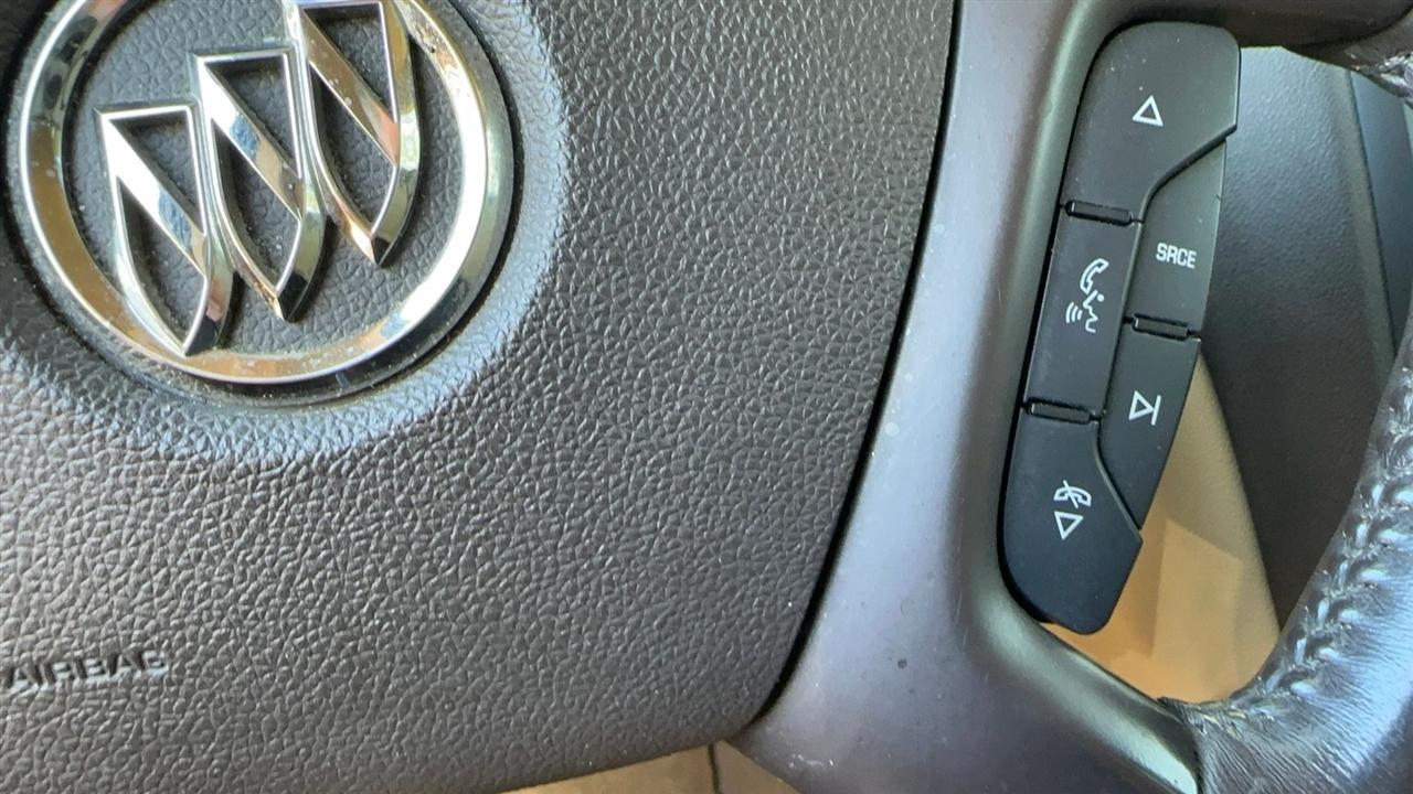 Buick Enclave FWD 4dr Leather 2012