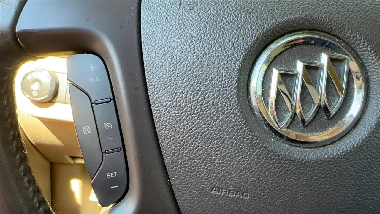 Buick Enclave FWD 4dr Leather 2012