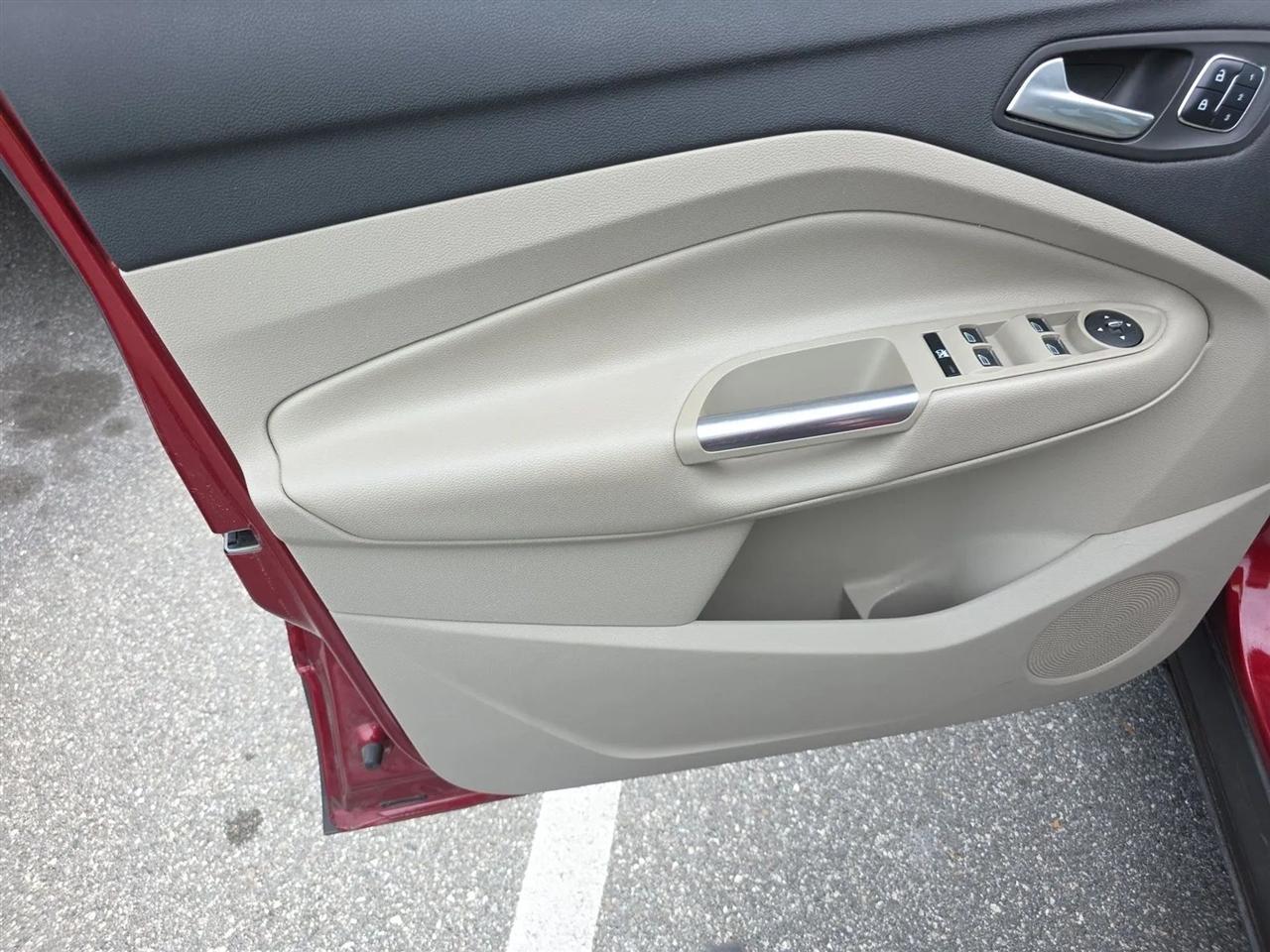 Ford Escape FWD 4dr Titanium 2016