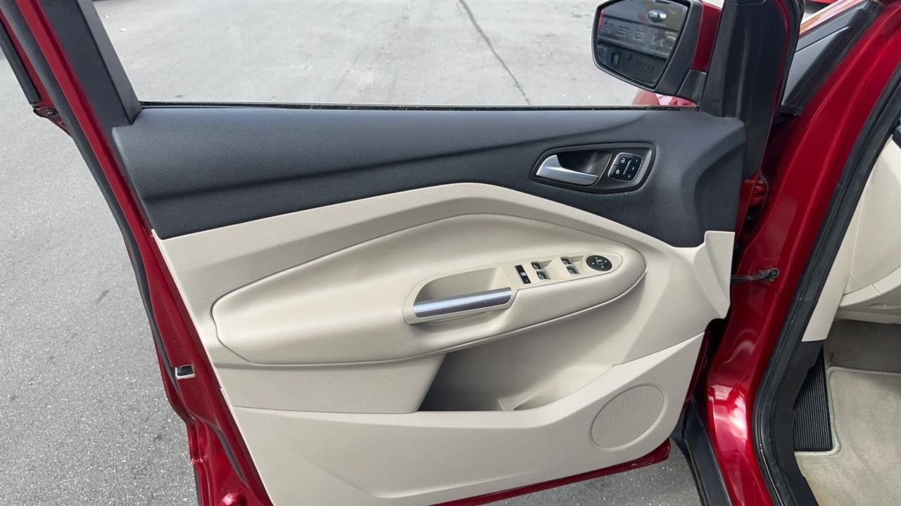 Ford Escape FWD 4dr Titanium 2016