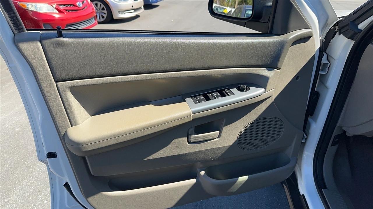 Jeep Grand Cherokee RWD 4dr Laredo 2008