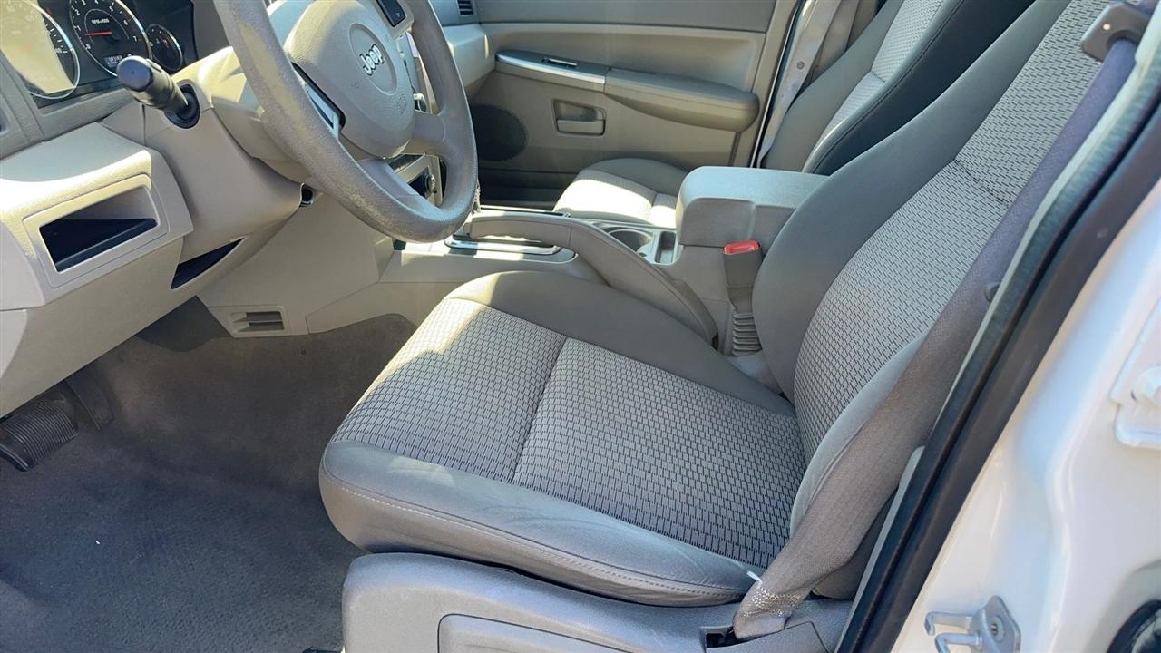 Jeep Grand Cherokee RWD 4dr Laredo 2008