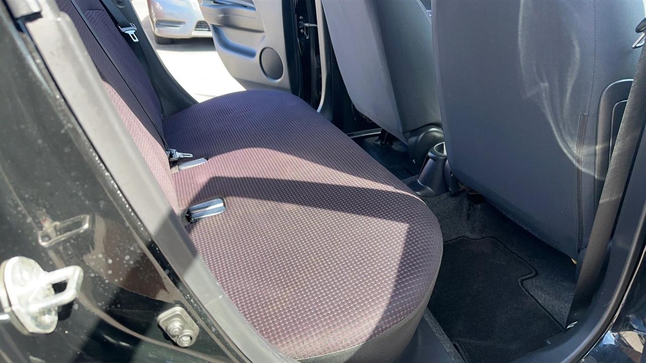 Mitsubishi Mirage 4dr HB Man ES 2014