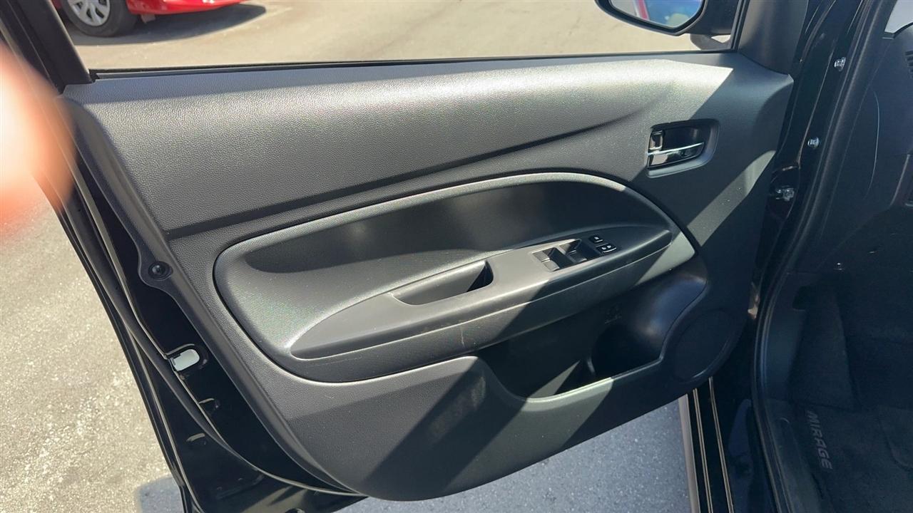 Mitsubishi Mirage 4dr HB Man ES 2014