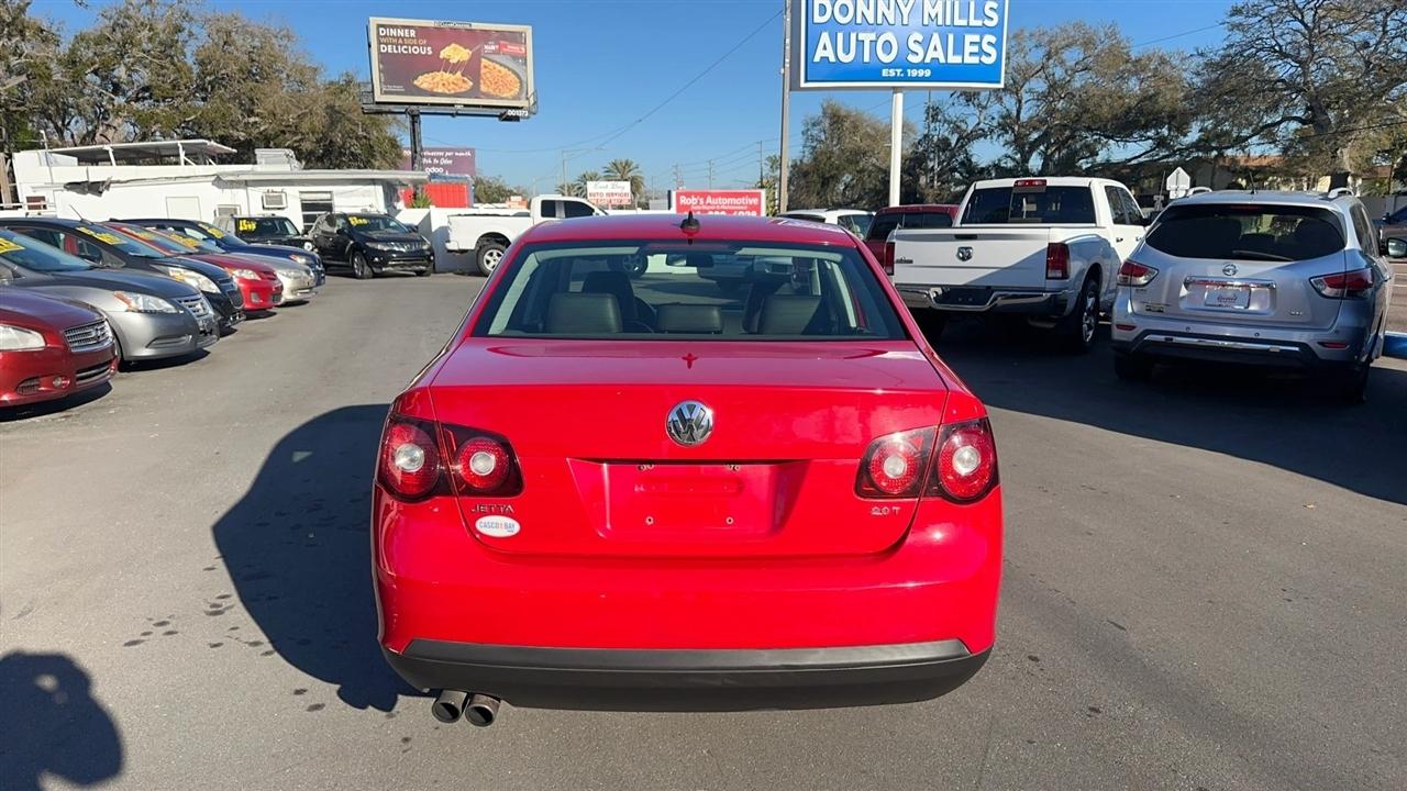 Volkswagen Jetta Sedan 4dr DSG Wolfsburg PZEV 2010